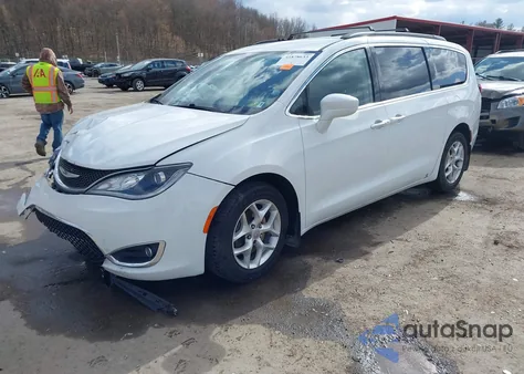 2018 Chrysler Pacifica Touring Plus z USA, uszkodzony, nr VIN 2C4RC1FG4JR100831